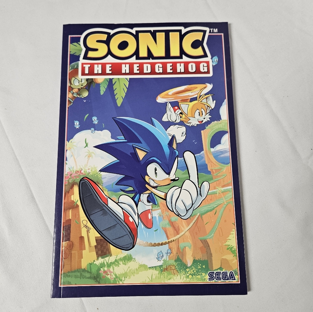 Sonic The Hedgehog Book‎ New